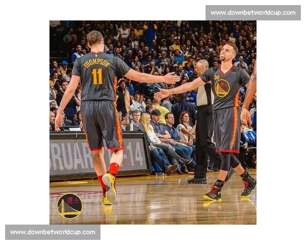 打破常规！NBA球队大胆尝试新球衣设计，颠覆你的想象
